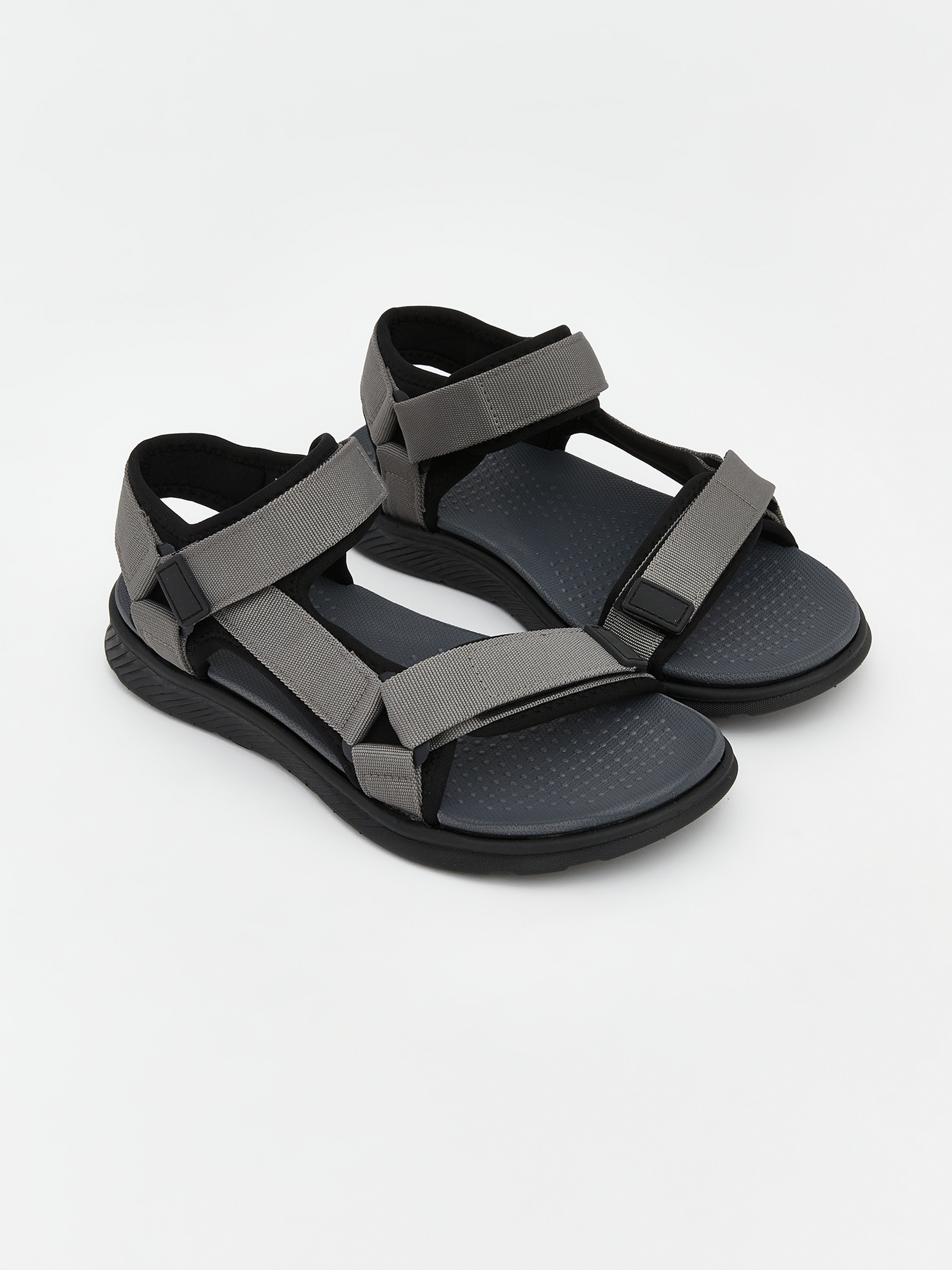 Sandal — qara