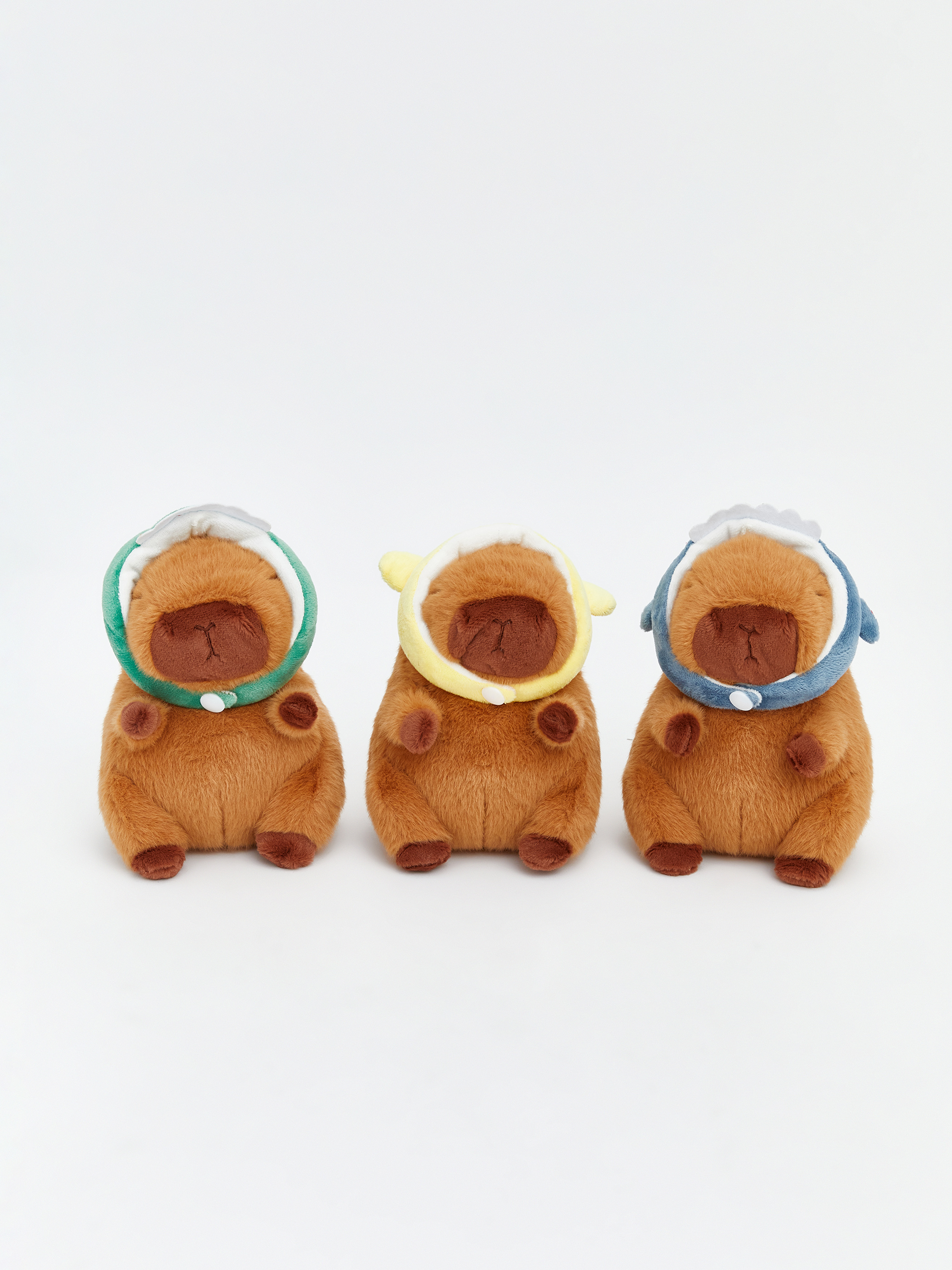 Peluş oyuncaklar — qarışıq rəng